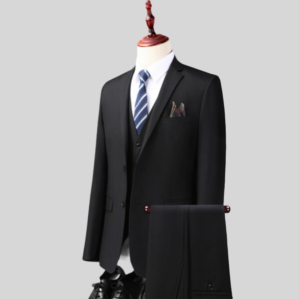 Men’s Classic Black Three-Piece Suit – Timeless Elegance
