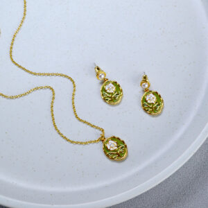 Elegant Floral Enamel Jewelry Set – Necklace & Earrings