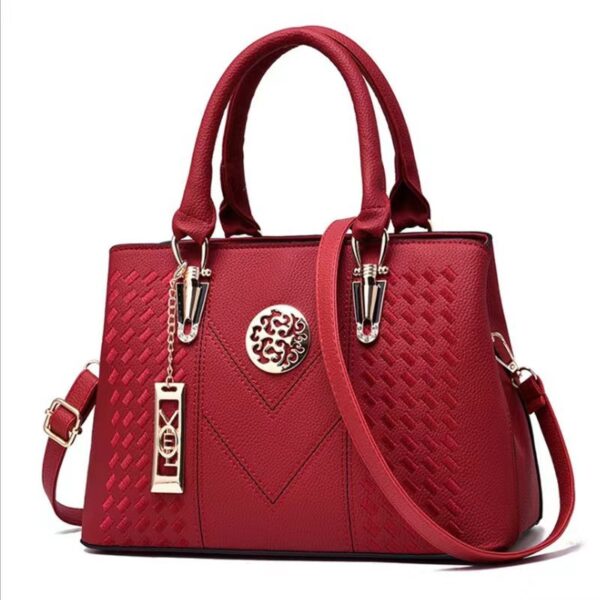 Elegant Luxury Handbag – Premium Quality, Timeless Style